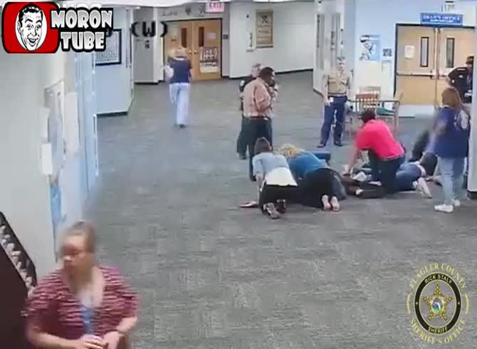 Video :After attacking a staff member over his Nintendo Switch at a Florida school, a teenager was taken into custody